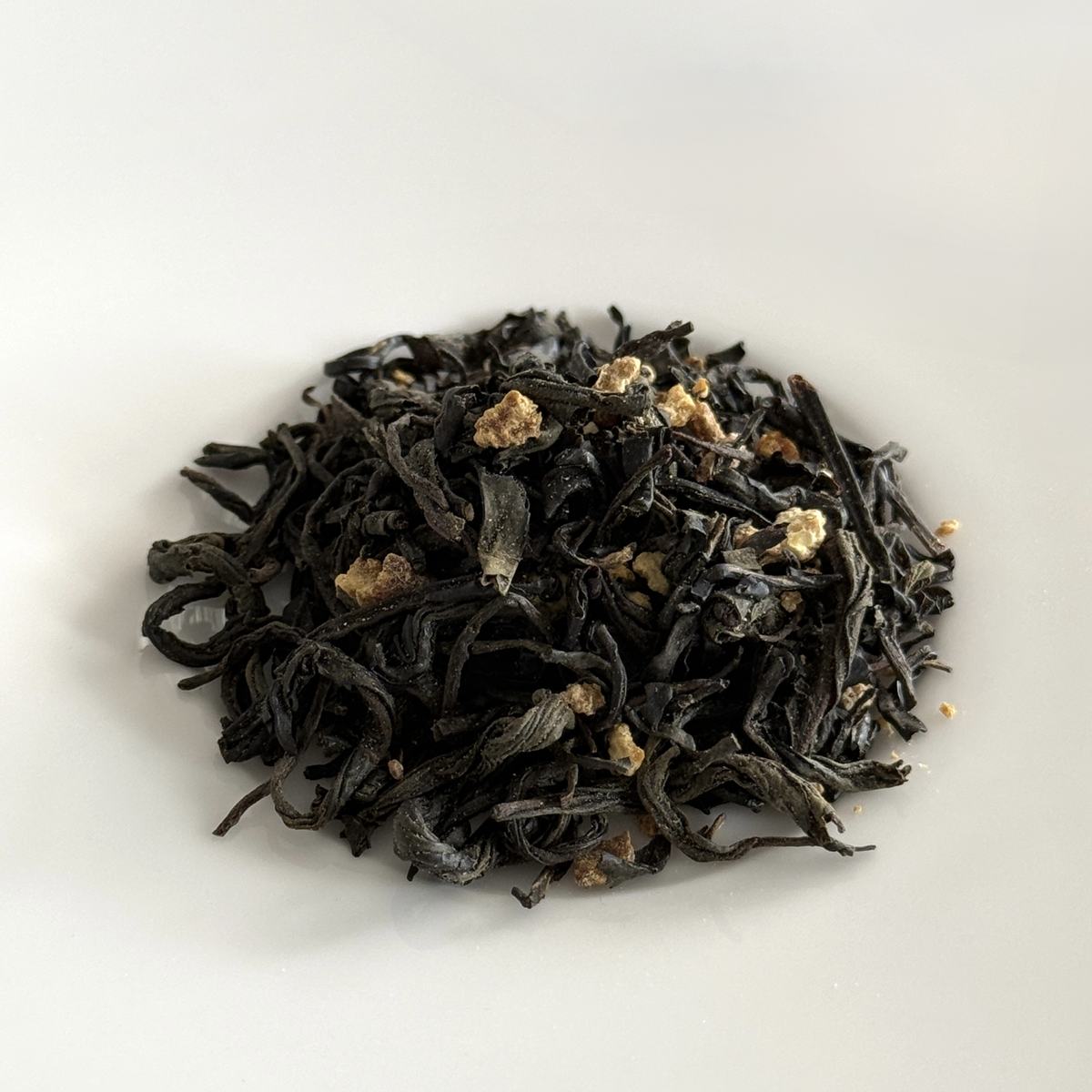 Flavoured tea leaves with citrus peel